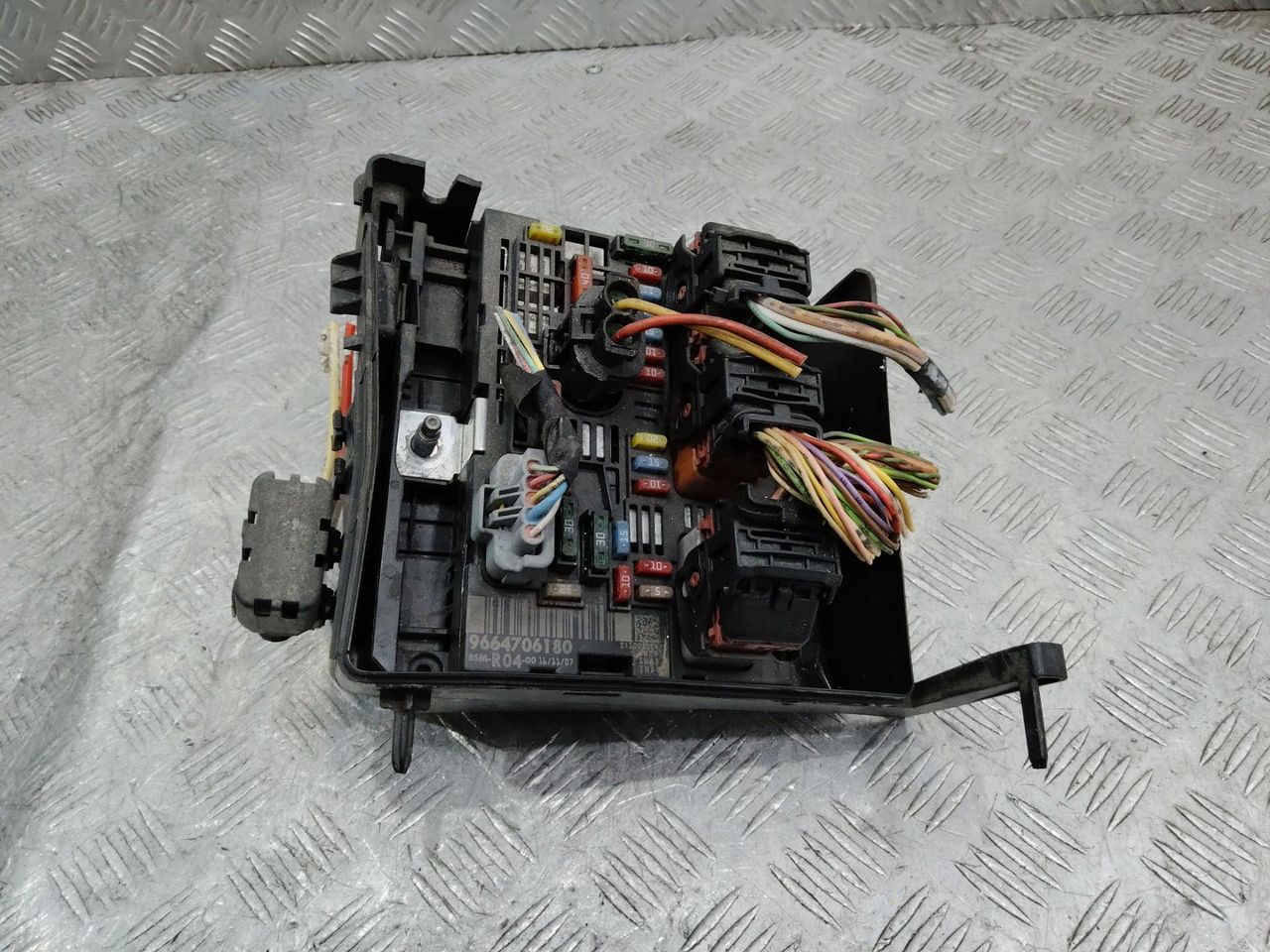 блок предохранителей Peugeot 308 T7 2007, R04, 9664706180