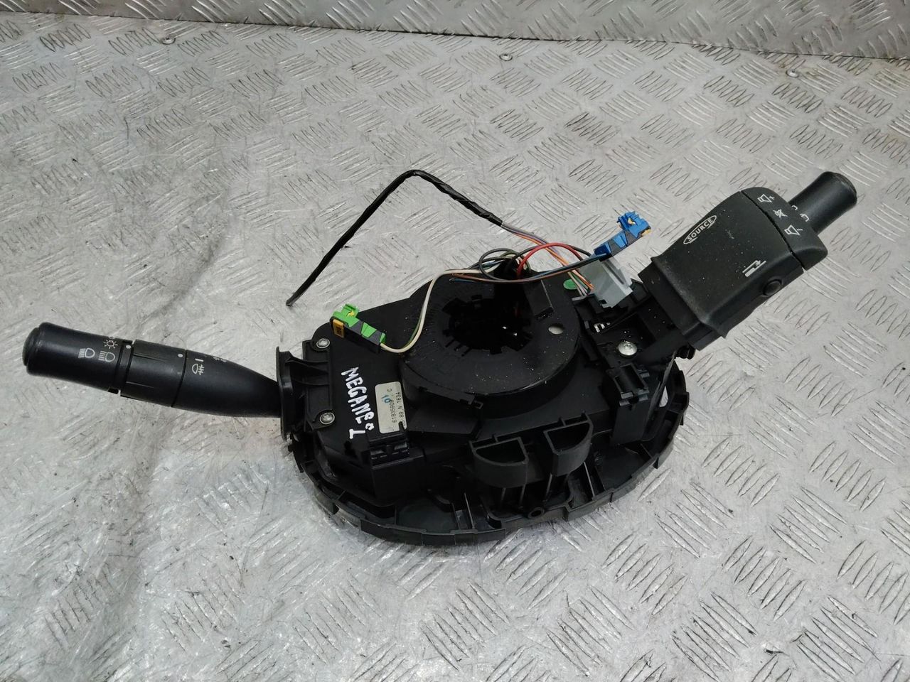 переключатель подрулевой (стрекоза) Renault Megane 2 поколение 2004, 820021375820