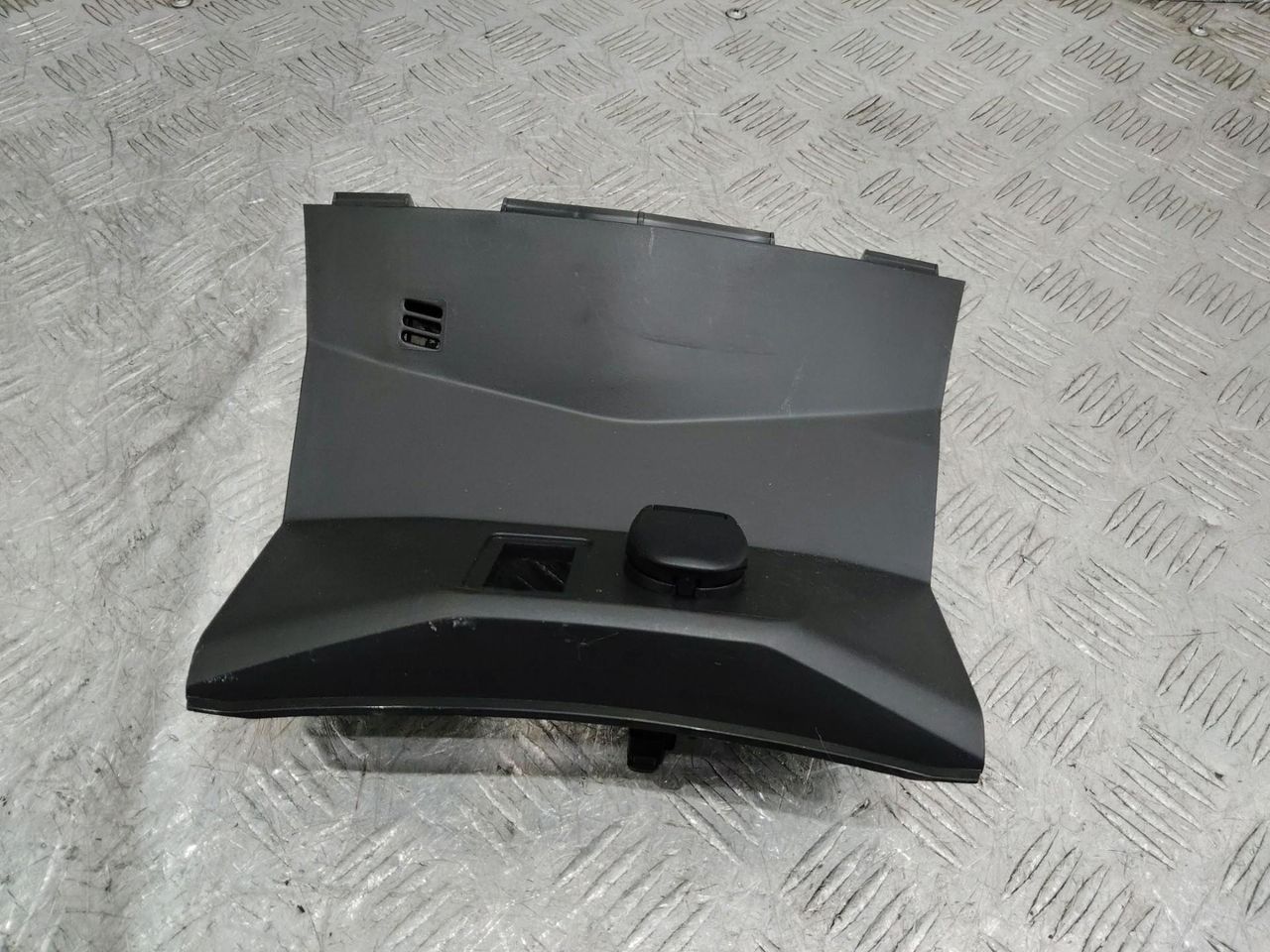накладка декоративная Nissan X-Trail T32 2016, 681044CC0A
