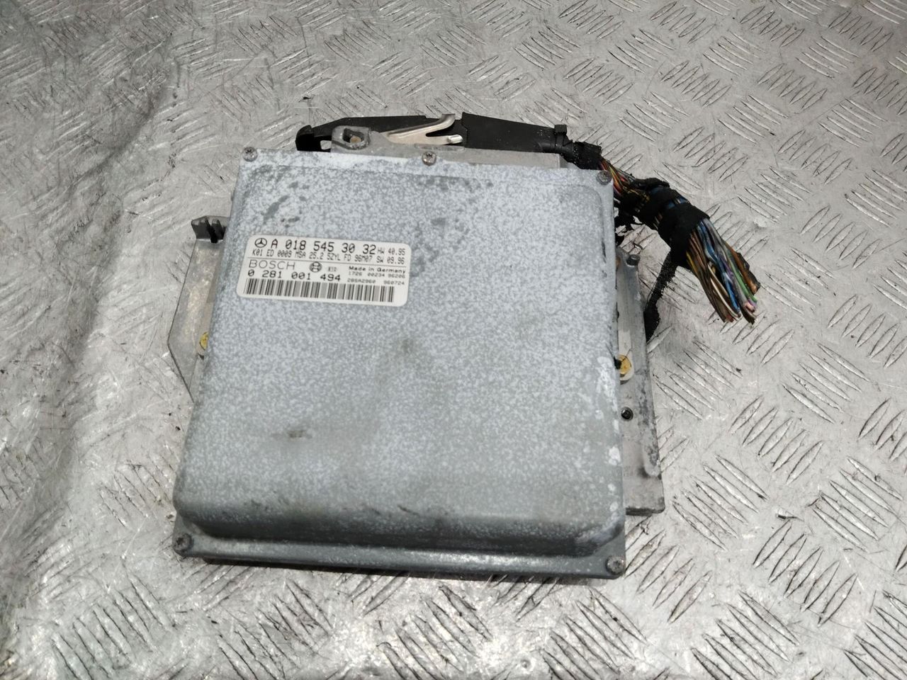 блок управления двигателем Mercedes-Benz E-Класс W210/S210 1996, A0185453032