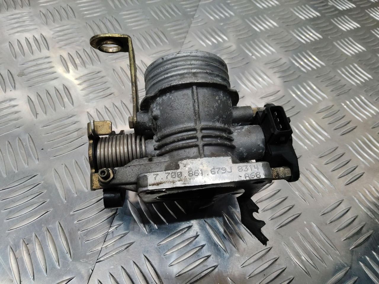 заслонка дроссельная Renault Scenic 1 поколение 1998, 1.6 л., бензин, МКПП, 7700861679