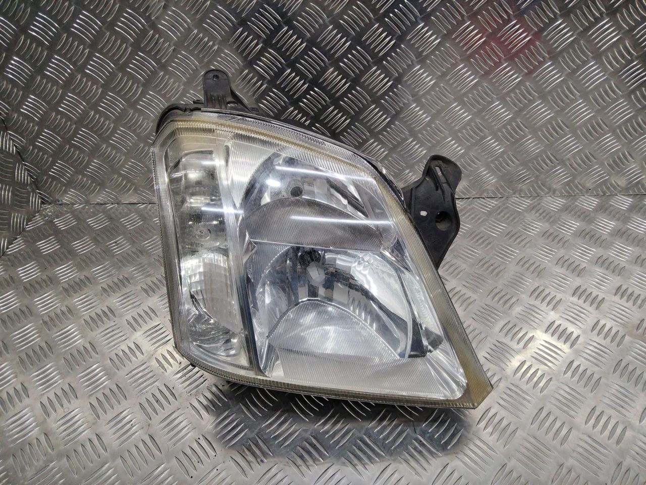 фара правая Opel Meriva 1 поколение (A) 2003, 93321053