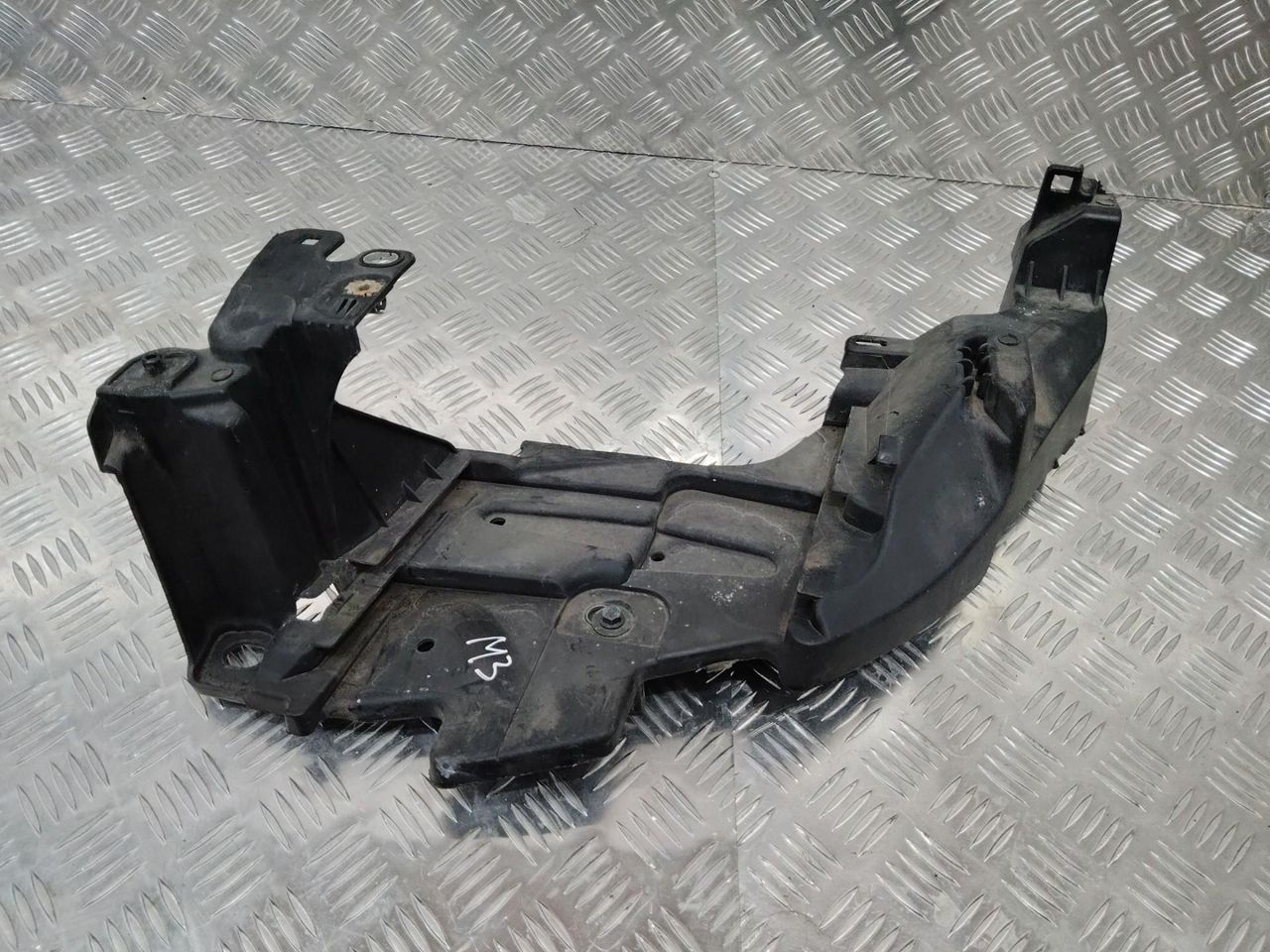 крепление фары левой Renault Megane 3 поколение 2013, 622230005R