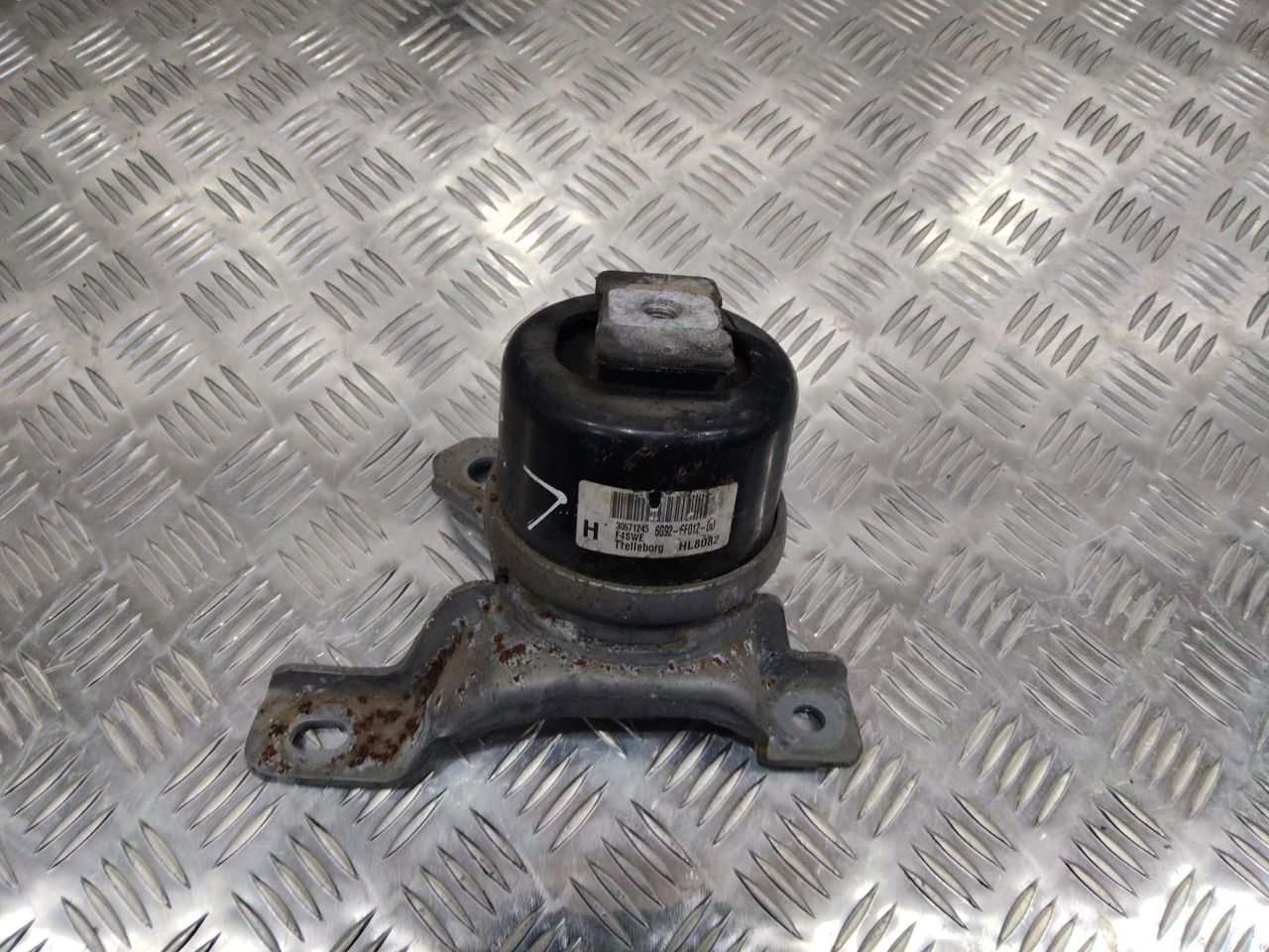 подушка крепления двигателя Volvo XC60 1 поколение 2011, 2.4 л., дизель, 30671245