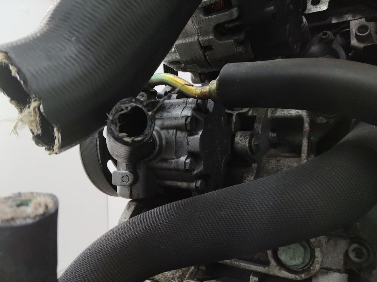 насос гидроусилителя руля Audi A4 B7 2005, 2.0 л., BNA, дизель, вариатор, 038145255
