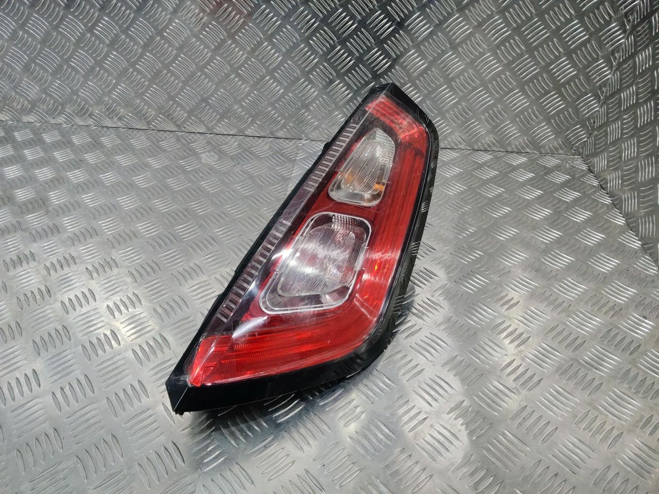 фонарь задний правый Fiat Punto 3 поколение [рестайлинг] Punto Evo 2010, 518497390