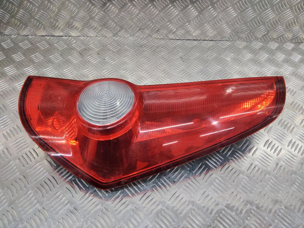 фонарь задний правый Opel Agila 2 поколение (B) 2011, 89071609