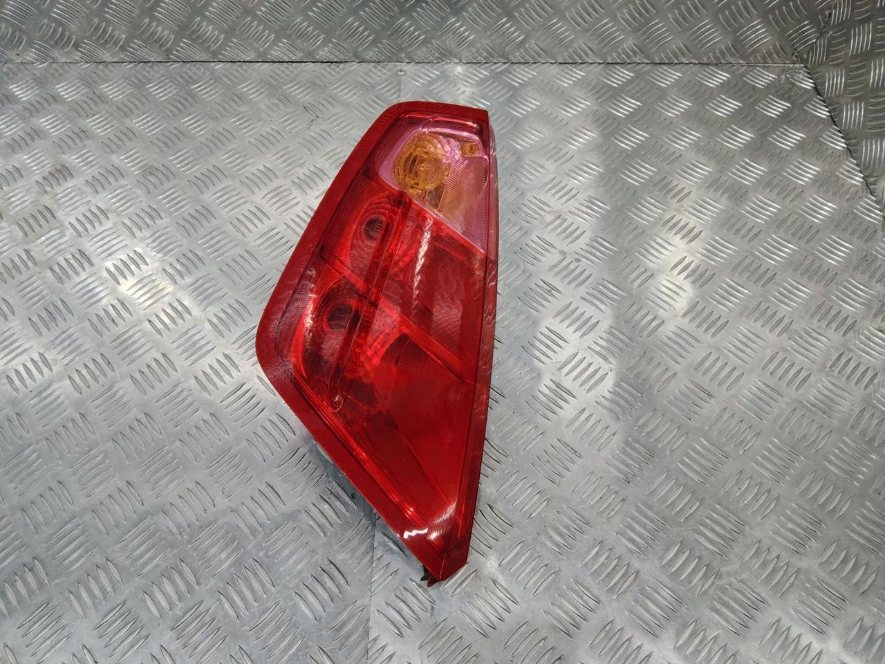 фонарь задний левый Fiat Grande Punto 1 поколение 2006, хетчбэк 3 дв., 517015890