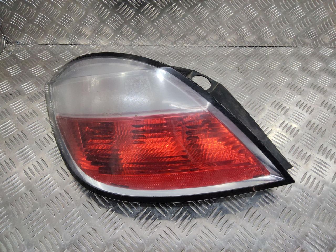 фонарь задний левый Opel Astra H 2006, хетчбэк 5 дв., 24451835