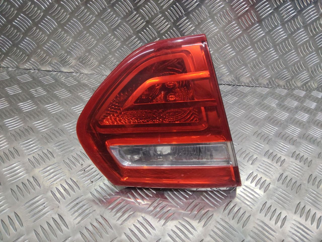 фонарь крышки багажника левый Citroen C4 Picasso 1 поколение 2007, 9653547777