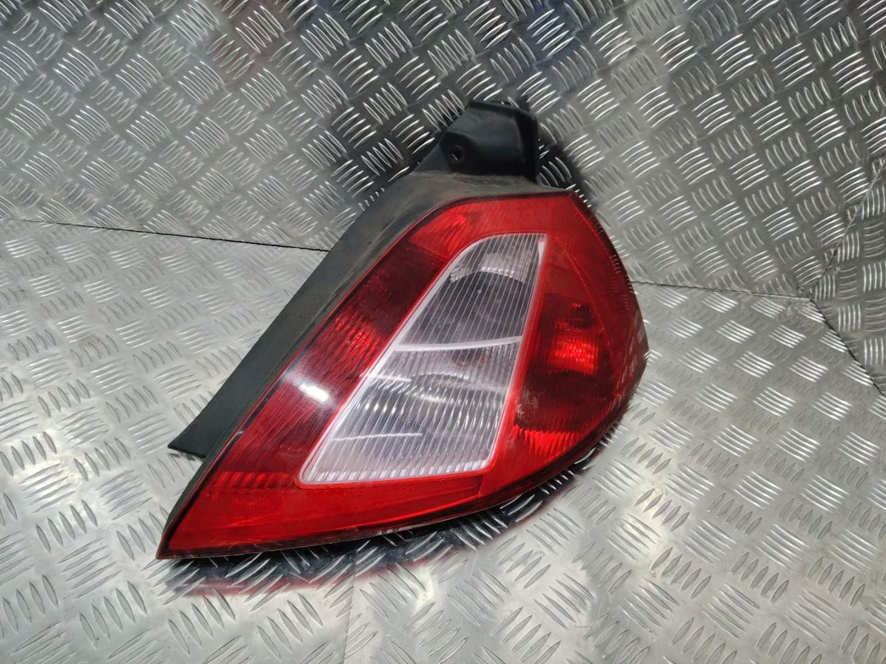 фонарь задний правый Renault Megane 2 поколение 2003, хетчбэк 5 дв., 8200073237