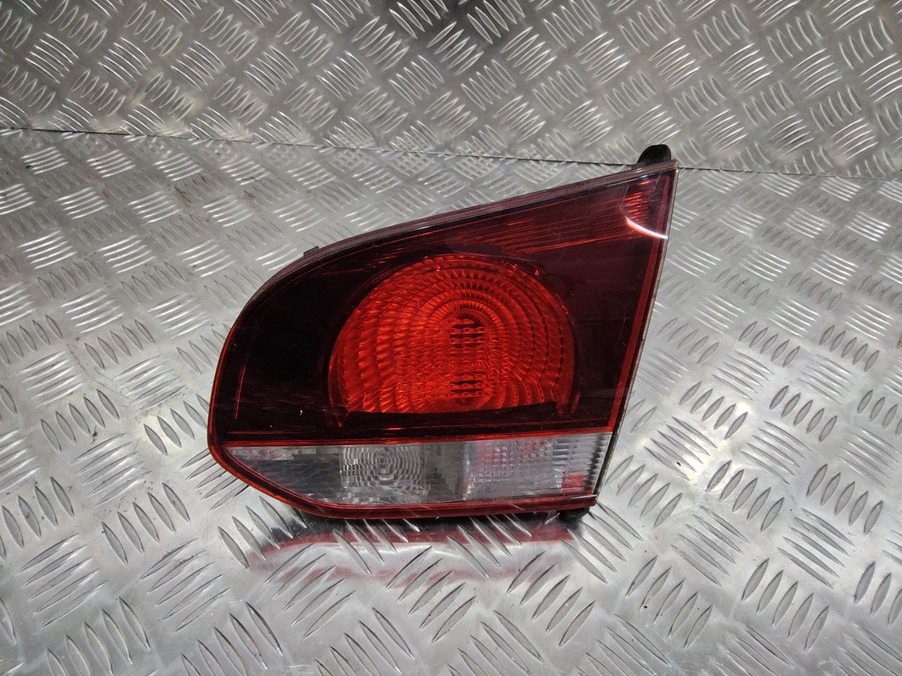 фонарь крышки багажника правый Volkswagen Golf 6 поколение 2011, хетчбэк 5 дв., 5K0945094AA