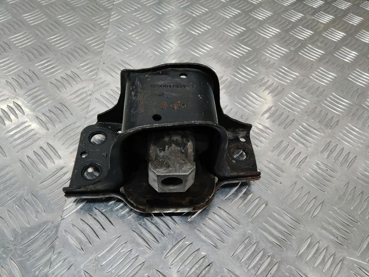 подушка крепления двигателя Renault Megane 2 поколение 2005, 1.6 л., бензин, МКПП, 8200014931