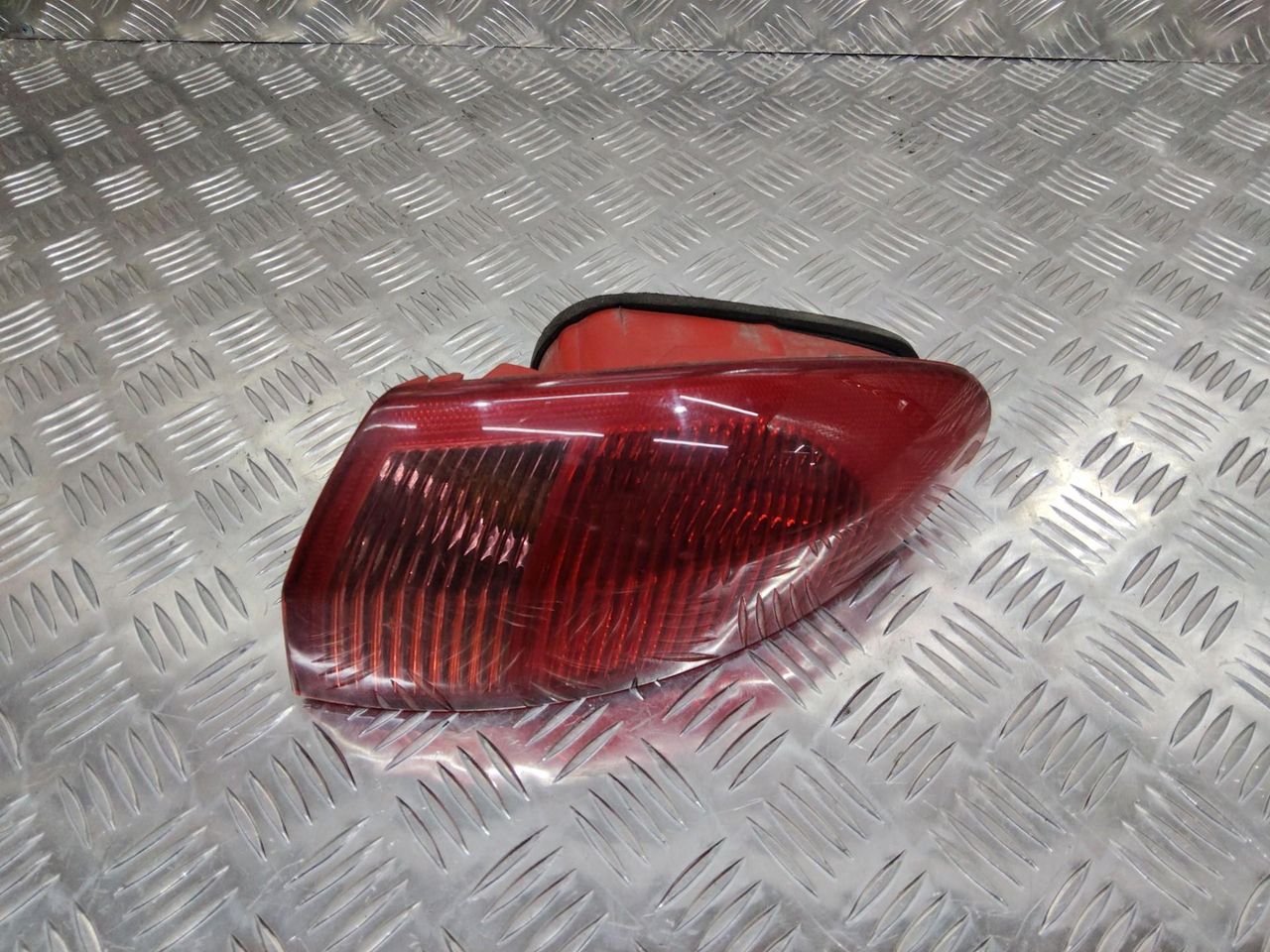 фонарь задний правый Alfa Romeo 147 1 поколение [рестайлинг] 2005, 46556347