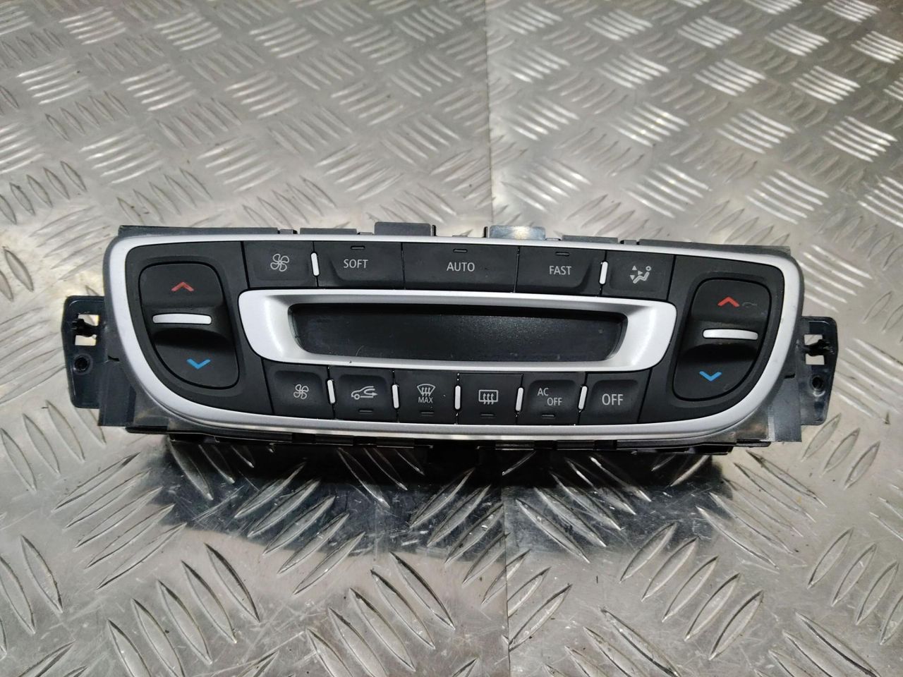 блок управления печки / климат-контроля Renault Scenic 3 поколение 2012, 275109409R