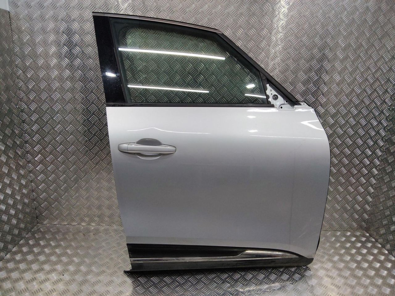 дверь передняя правая Renault Scenic 4 поколение 2018