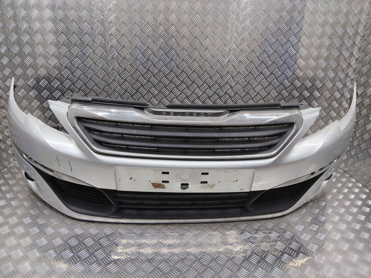 бампер передний Peugeot 308 T9 2015