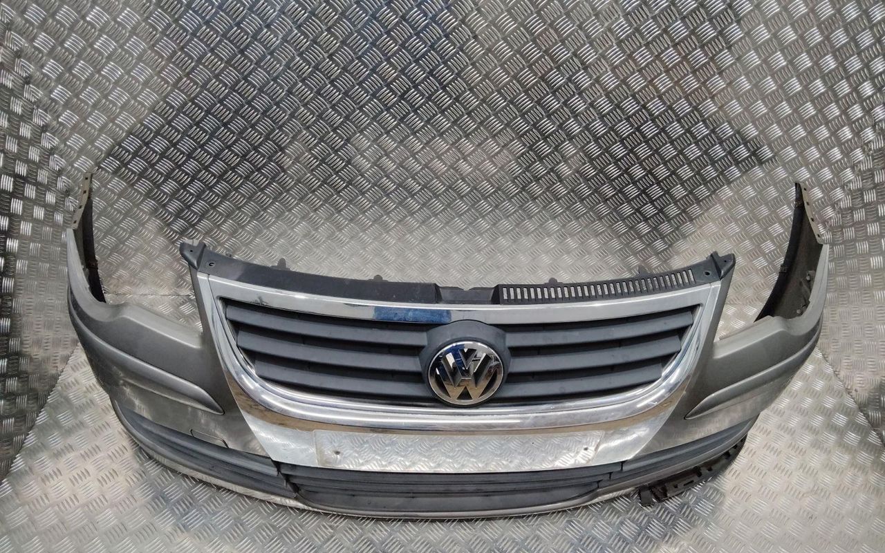бампер передний Volkswagen Touran 1 поколение [рестайлинг] 2007, 1T0807221, 1T0807221D