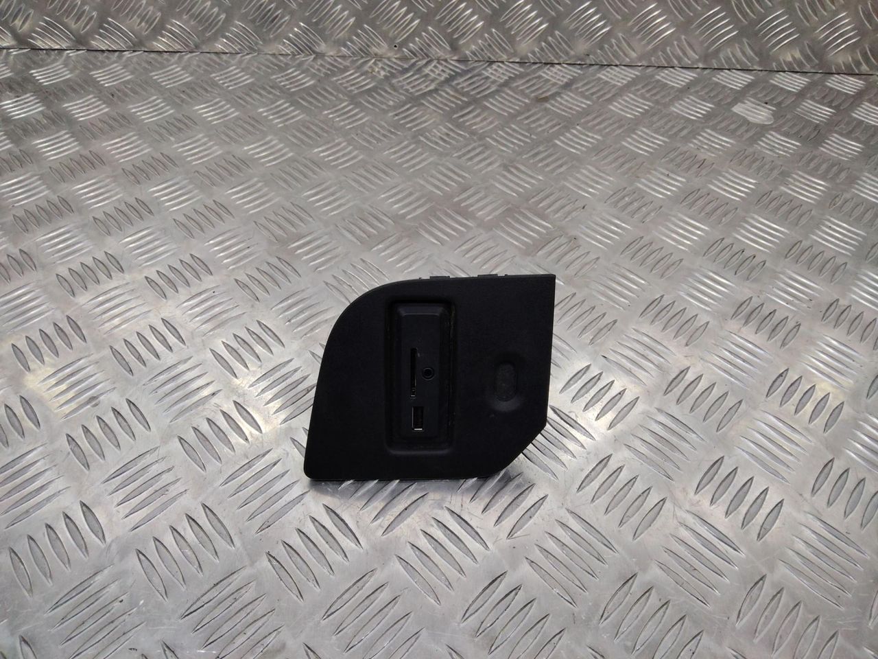 разъем AUX / USB Renault Master 3 поколение [рестайлинг] 2017, 2.3 л., дизель, 688306176R, 280237452R