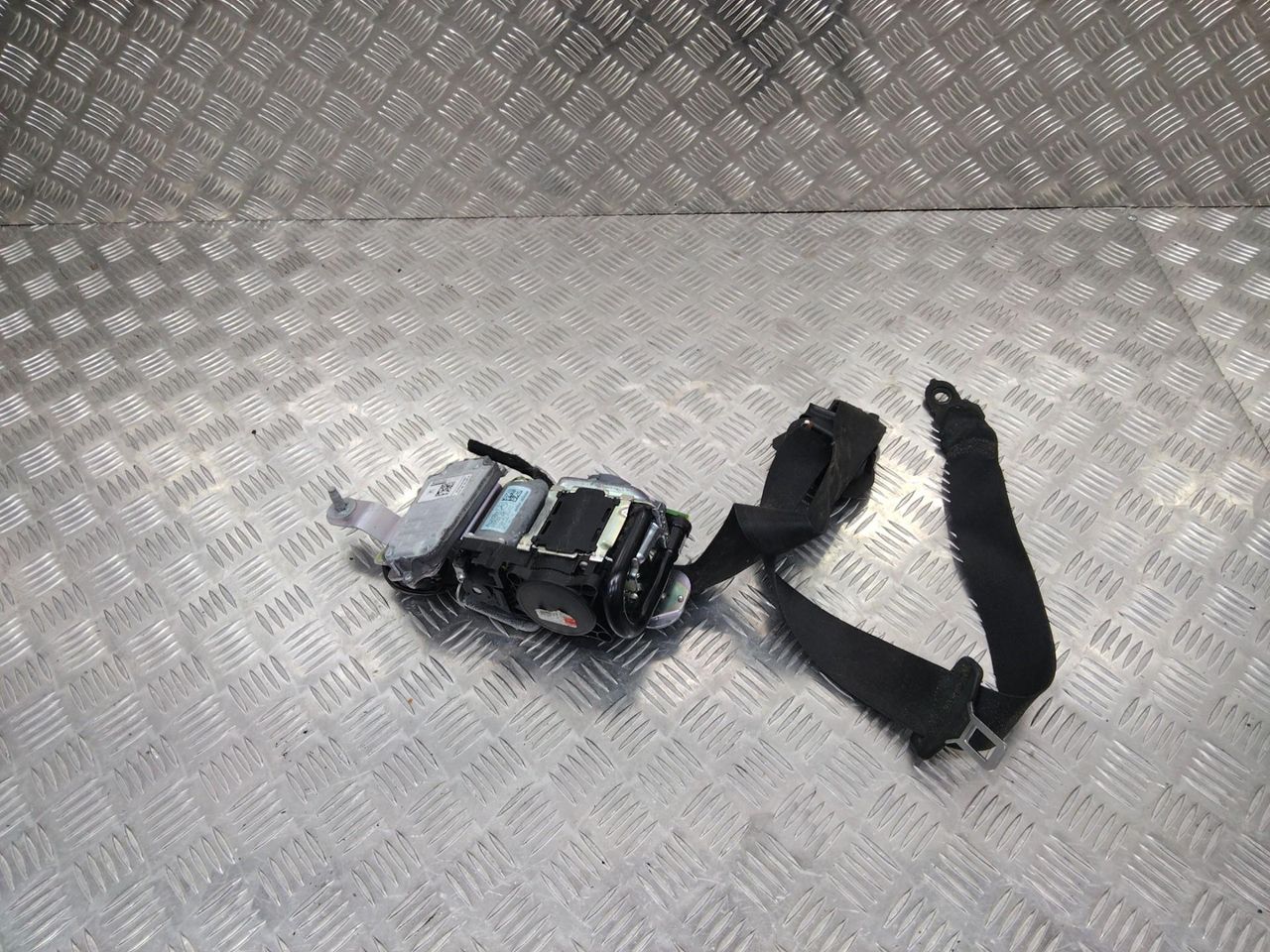 ремень безопасности Mercedes-Benz E-Класс W212/S212/C207/A207 2011, 610035800D