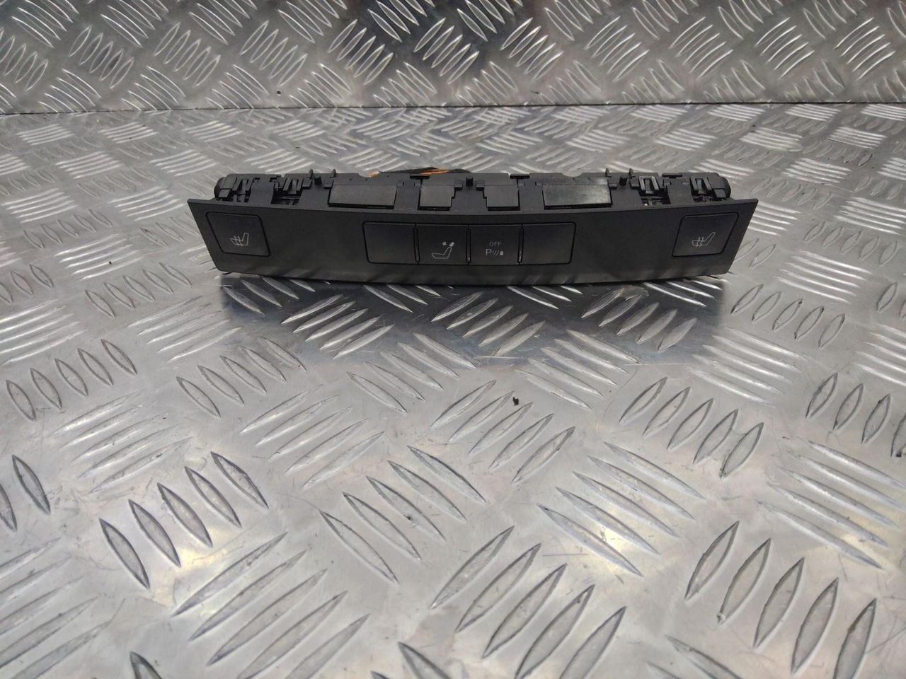 кнопка (выключатель) Mercedes-Benz E-Класс W212/S212/C207/A207 2011, A2128202610