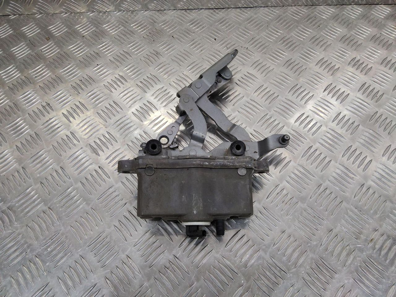 петля капота правая Mercedes-Benz E-Класс W212/S212/C207/A207 2011, A2048800228, A2129066301