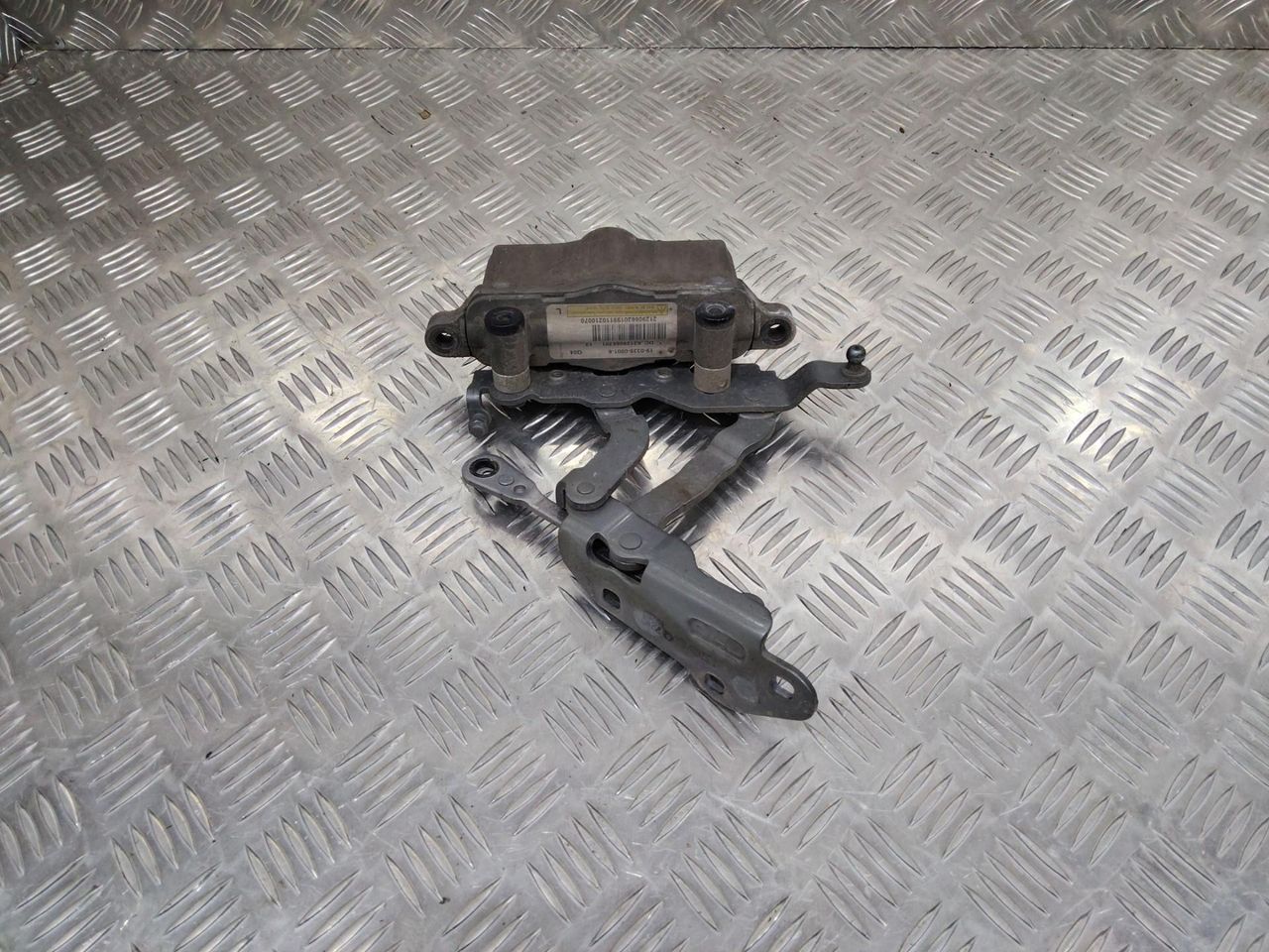 петля капота левая Mercedes-Benz E-Класс W212/S212/C207/A207 2011, A2048800228, A2129066301