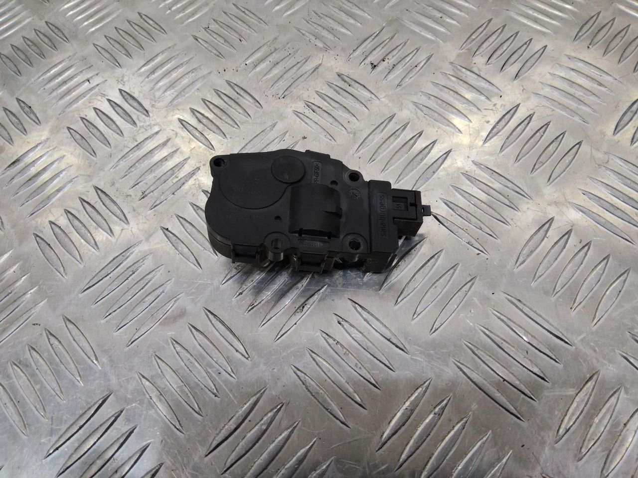 моторчик заслонки печки Mercedes-Benz E-Класс W212/S212/C207/A207 2011, K9749005
