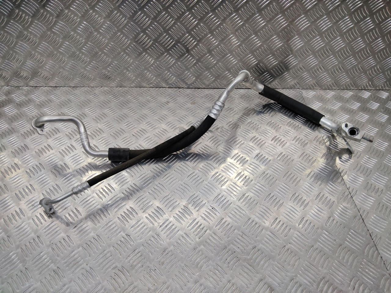 трубка кондиционера Mercedes-Benz E-Класс W212/S212/C207/A207 2011, A2128301616