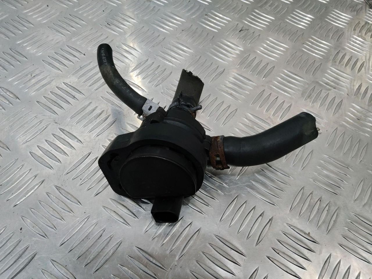 насос антифриза дополнительный Mercedes-Benz E-Класс W212/S212/C207/A207 2011, 2.2 л., дизель, A2128350164