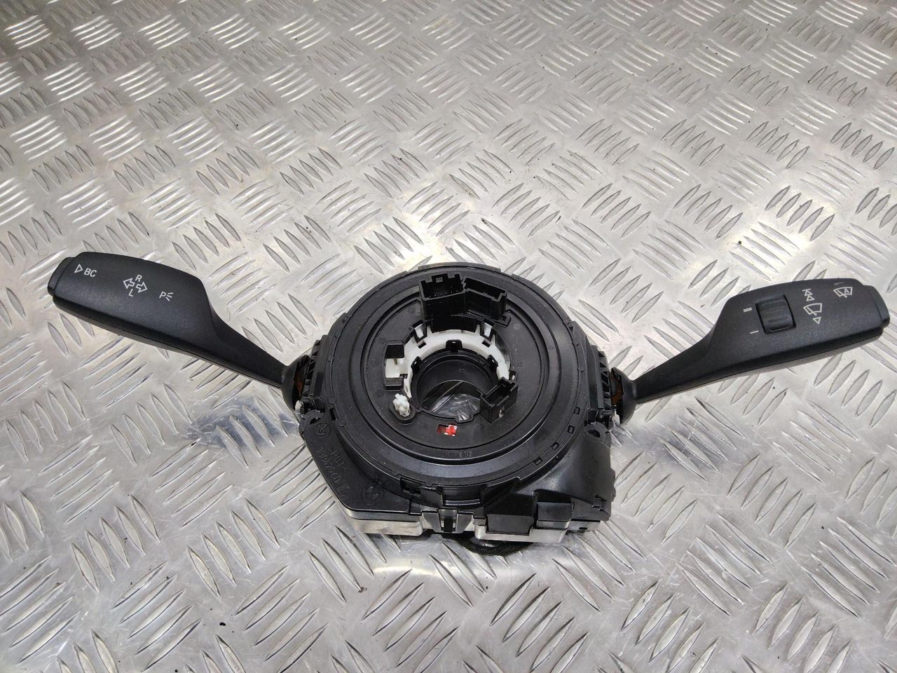 переключатель подрулевой (стрекоза) BMW 3 серия F30/F31/F34 2012, 9253746