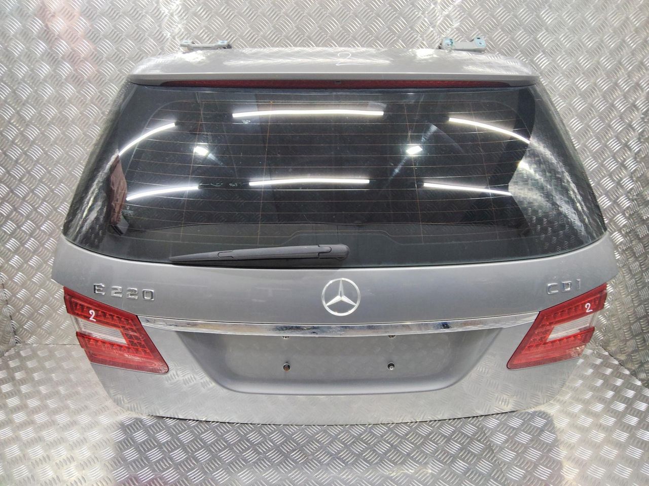 крышка багажника (дверь 3-5) Mercedes-Benz E-Класс W212/S212/C207/A207 2011, универсал