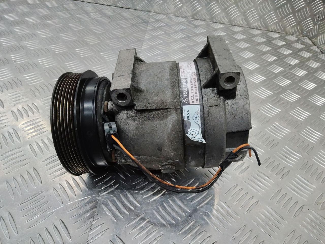 компрессор кондиционера Renault Scenic 1 поколение [рестайлинг] 2000, 7700103536