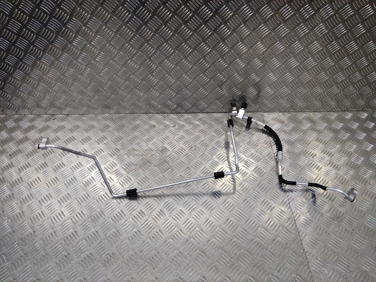 трубка кондиционера BMW 3 серия F30/F31/F34 2012, 2.0 л., дизель, 9212236