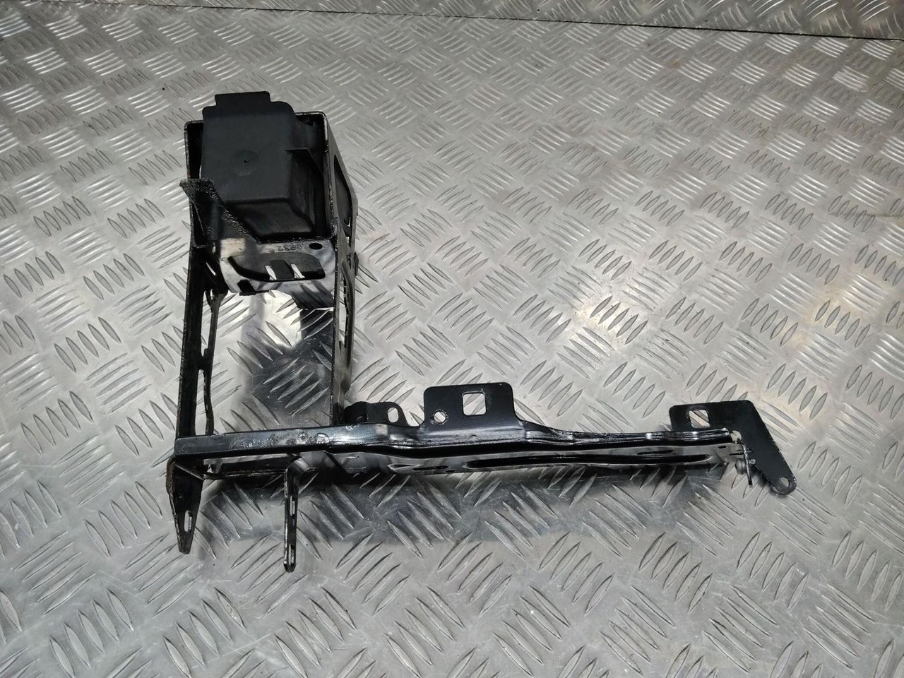 крепление фары левой BMW 3 серия F30/F31/F34 2012, 2.0 л., дизель, 7245791