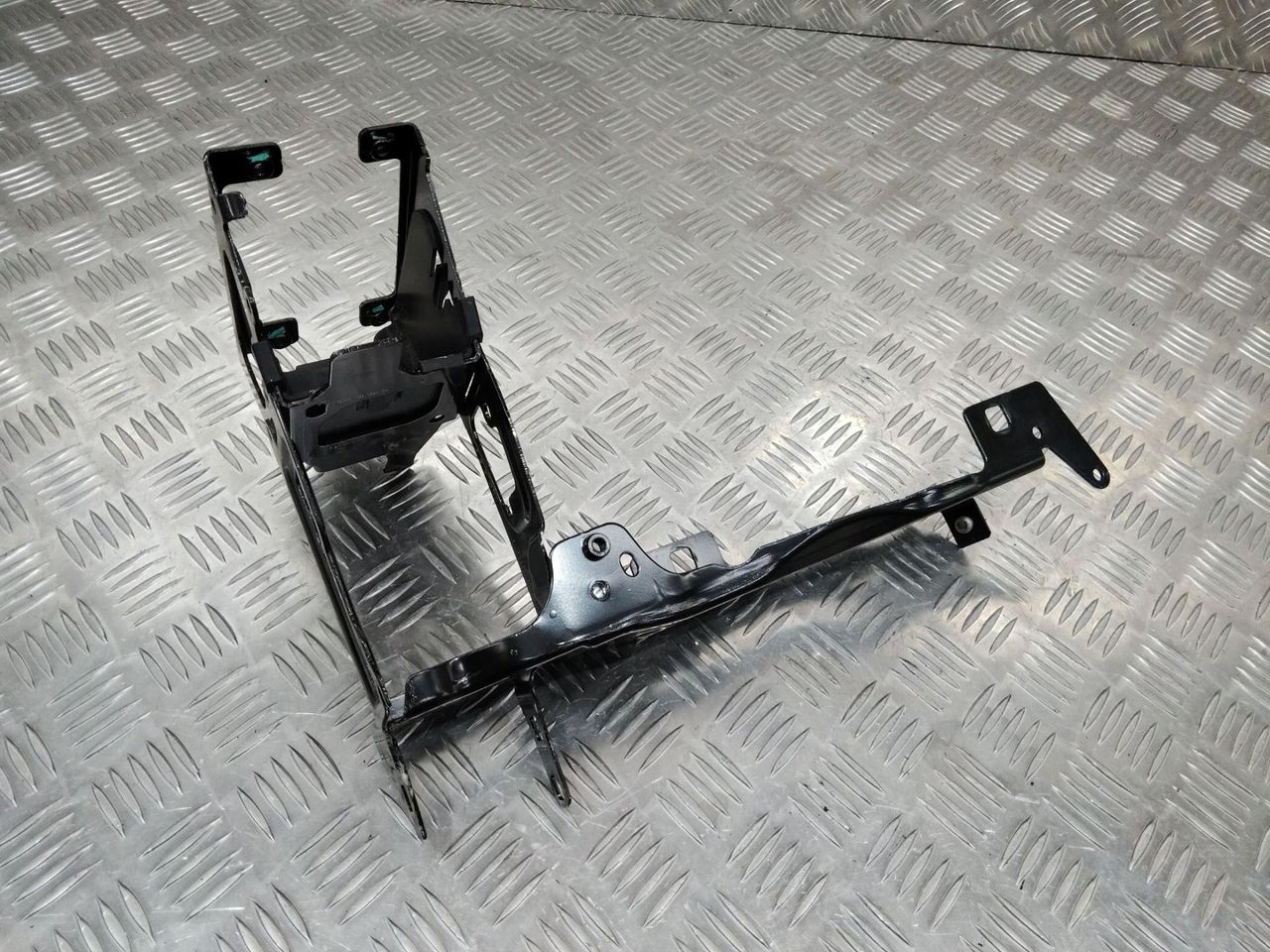 крепление фары правой BMW 3 серия F30/F31/F34 2012, 2.0 л., дизель, 7245792