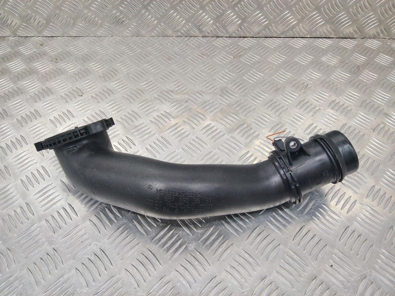 патрубок интеркулера Mercedes-Benz E-Класс W212/S212/C207/A207 2009, A6510903637