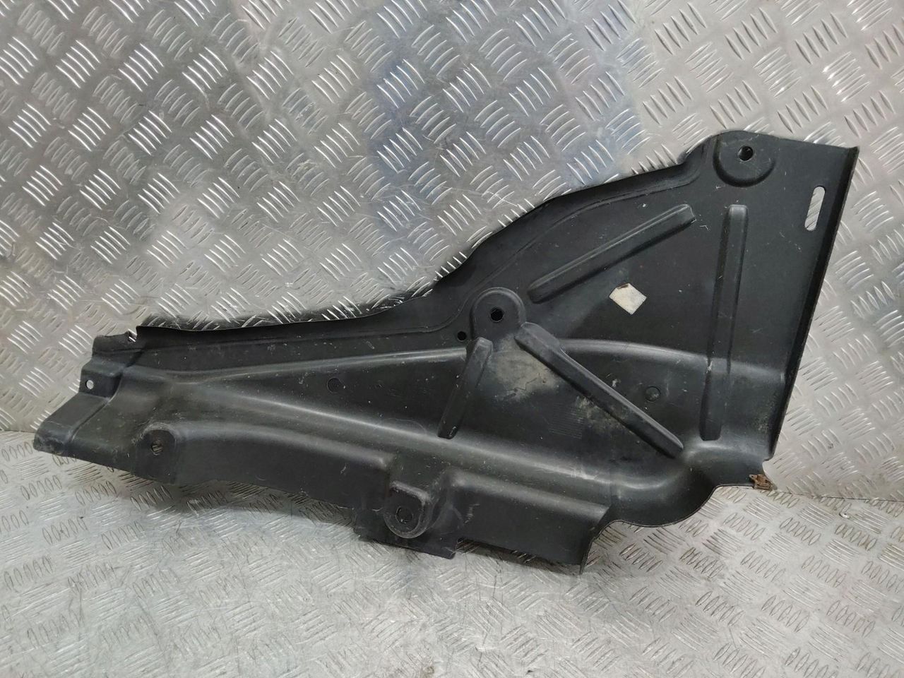 защита днища Mercedes-Benz M-Класс W164 2005, A1646100508