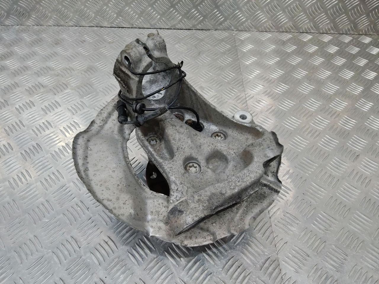 кулак поворотный правый BMW 3 серия F30/F31/F34 2012, 2.0 л., дизель, 6792288