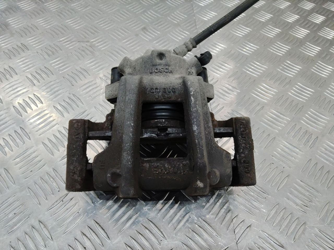 суппорт передний правый BMW 3 серия F30/F31/F34 2012, 2.0 л., дизель, W09091