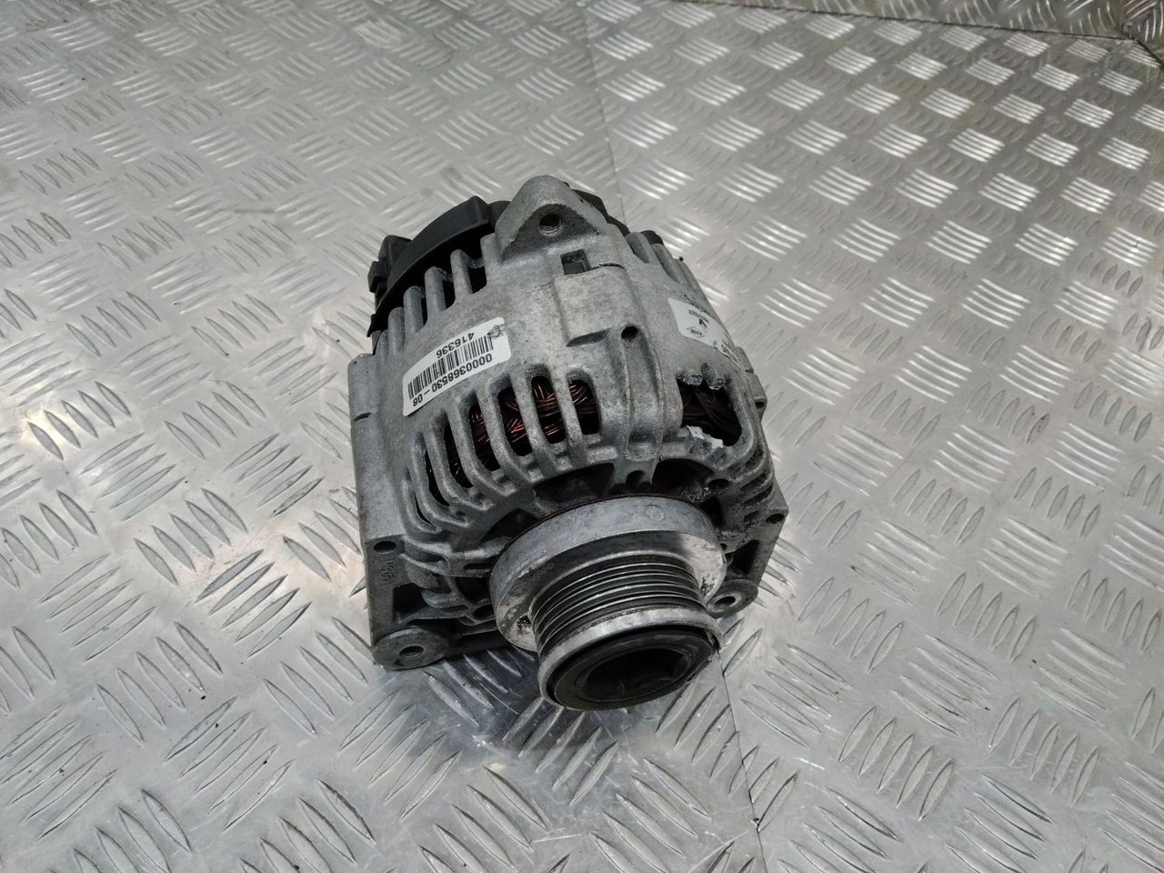 генератор Renault Laguna 2 поколение 2002, 7711497095