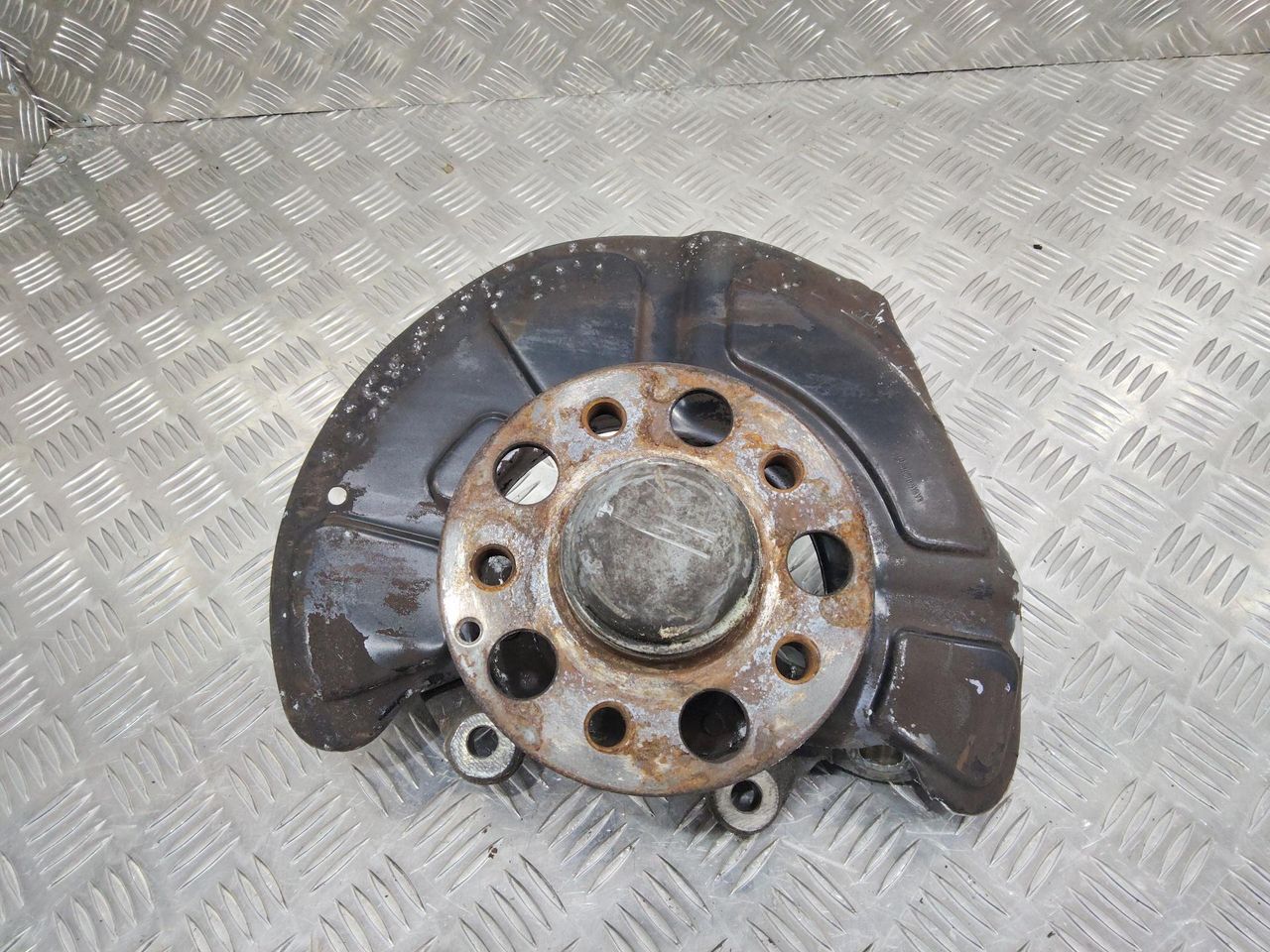 кулак поворотный правый Mercedes-Benz E-Класс W212/S212/C207/A207 2011, 2.2 л., дизель