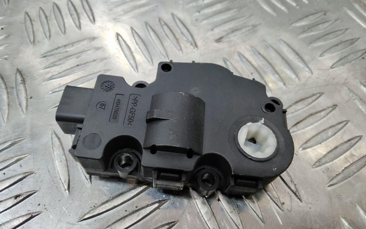 моторчик заслонки печки BMW 3 серия F30/F31/F34 2012, 2.0 л., дизель, T1015556H