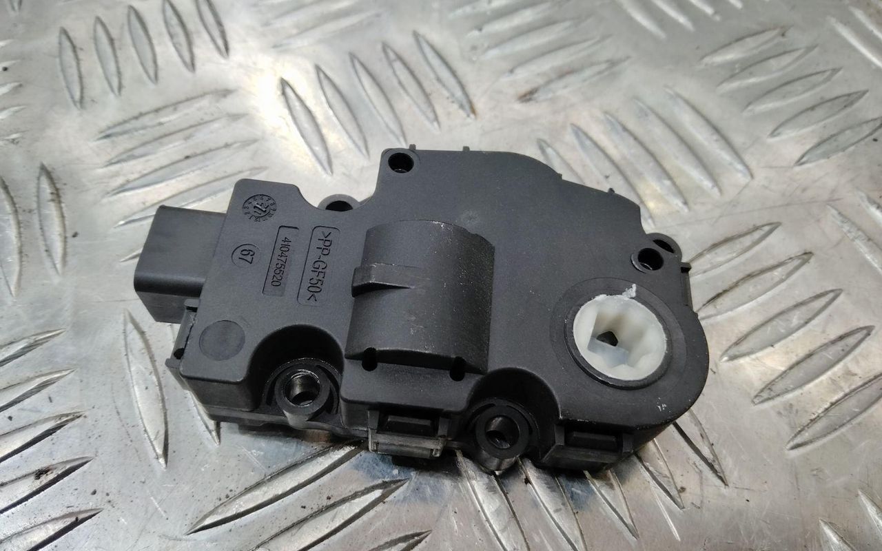 моторчик заслонки печки BMW 3 серия F30/F31/F34 2012, 2.0 л., дизель, T1015556H