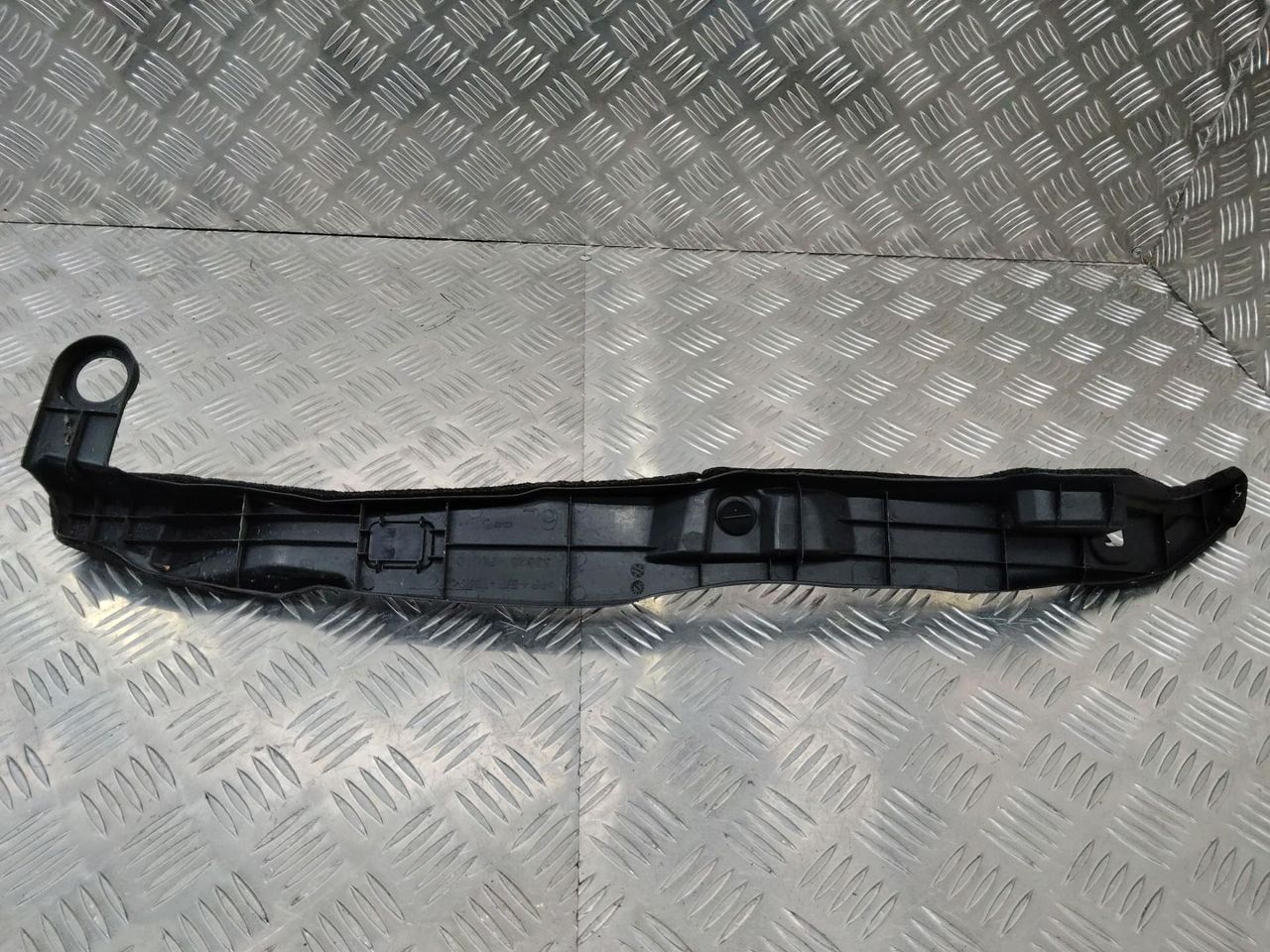 уплотнитель Toyota C-HR 1 поколение AX10 2018, 53828F4010