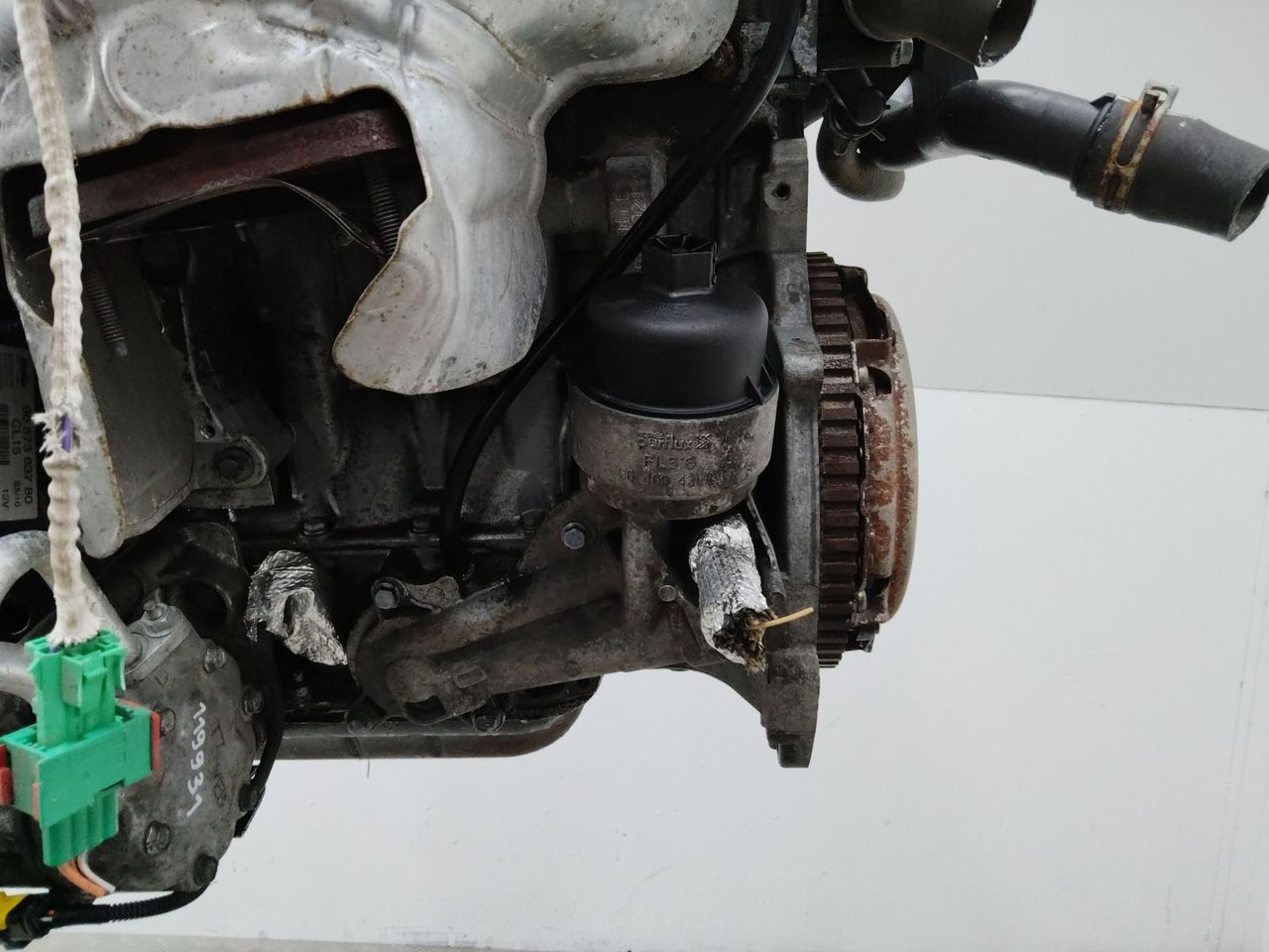 корпус масляного фильтра Peugeot 307 1 поколение [рестайлинг] 2006, 1.4 л., бензин, 9646043180