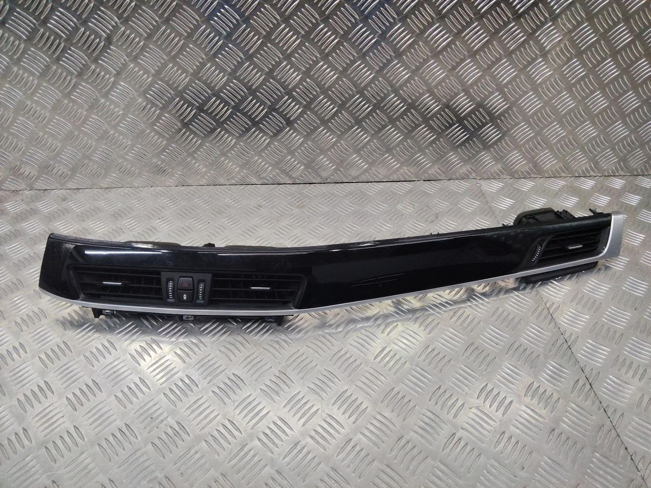 накладка на торпедо (консоль) BMW X1 F48 2016, 9332456, 9292741
