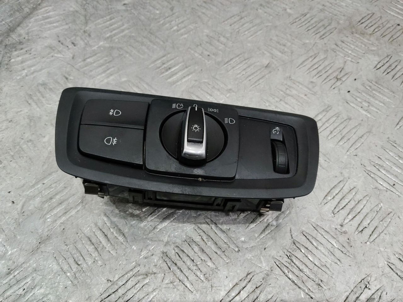 переключатель света BMW X1 F48 2015, 9388953