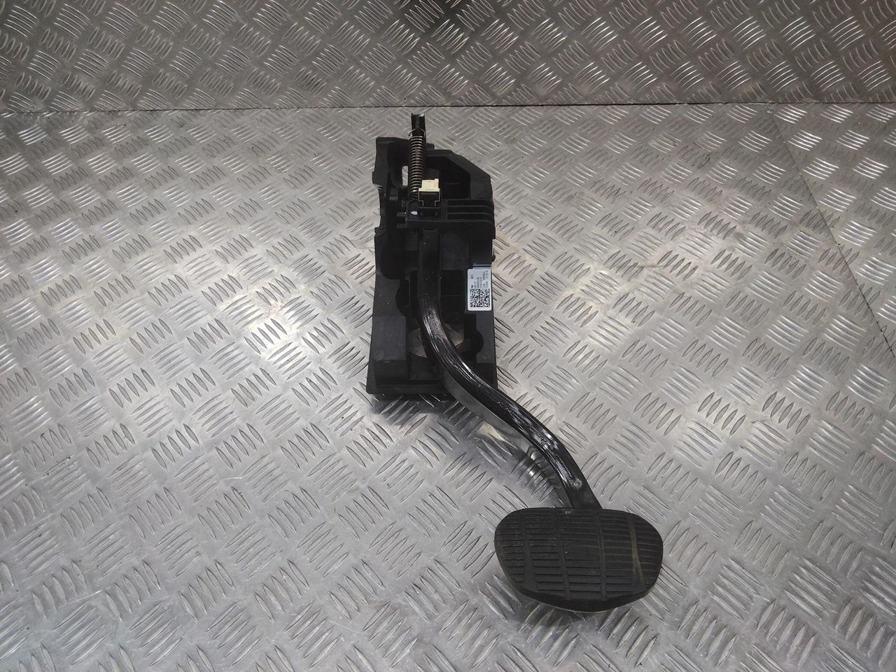 педаль тормоза BMW X1 F48 2016, 6856596