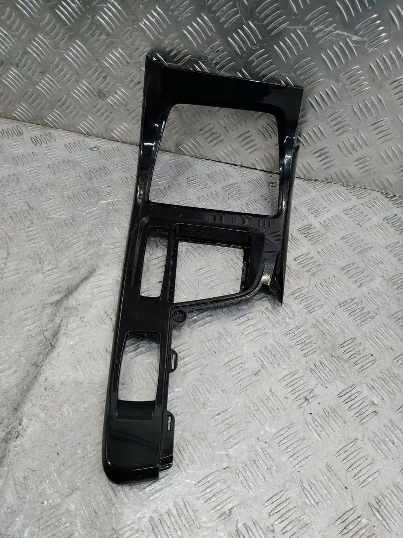 Декоративная накладка центральной консоли BMW X1 F48 2015, 9292547